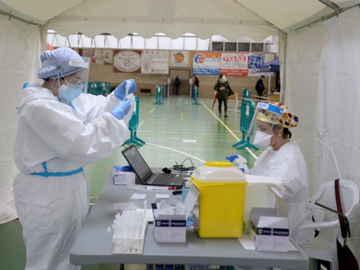 La incidencia a siete días baja de 500 casos y confirma el descenso