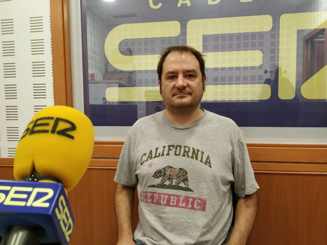 El escritor Francesc Miralles en Radio Córdoba