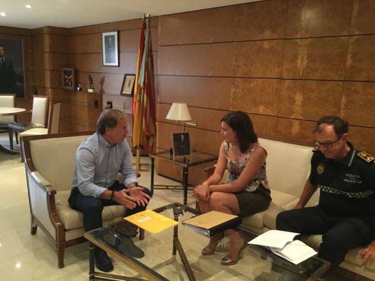 Reunión entre el delegado en la Comunitat, Juan Carlos Moragues, y la alcaldesa en funciones de Valencia, Sandra Gómez