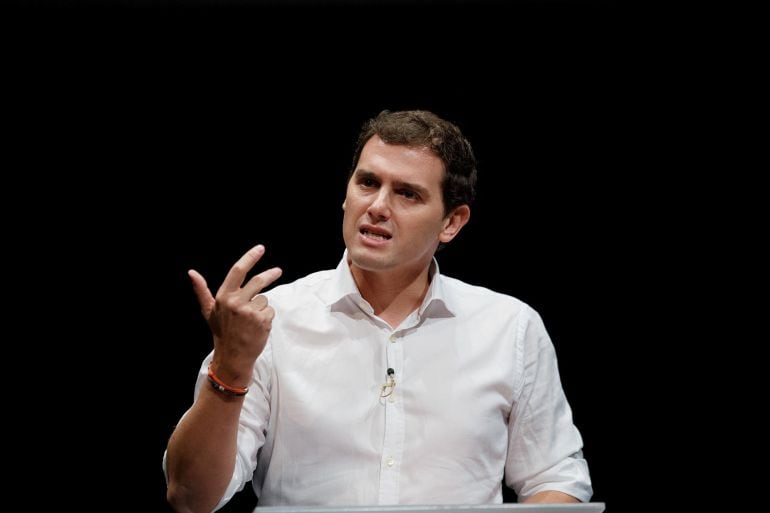 LEGANES, SPAIN - NOVEMBER 27: Ciudadanos (Citizens) leader Albert Rivera speaks during a debate at Carlos III University of Madrid on November 27, 2015 in Leganes, Madrid province, Spain.