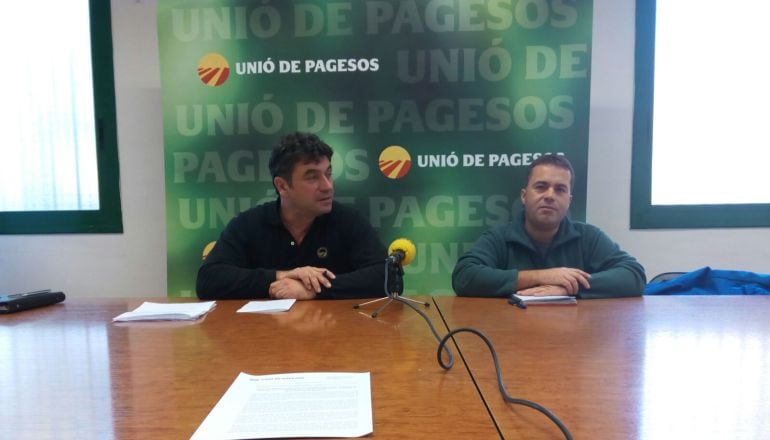 El responsable d'Organització de la Unió de Pagesos, Josep Carles Vicente, i el coordinador territorial, Jaume Ferrando.