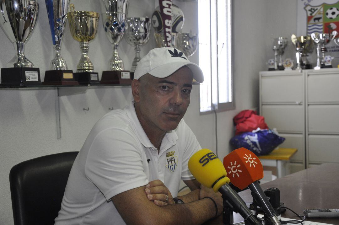 Pepe Bermúdez, entrenador del Arcos CF, en rueda de prensa 