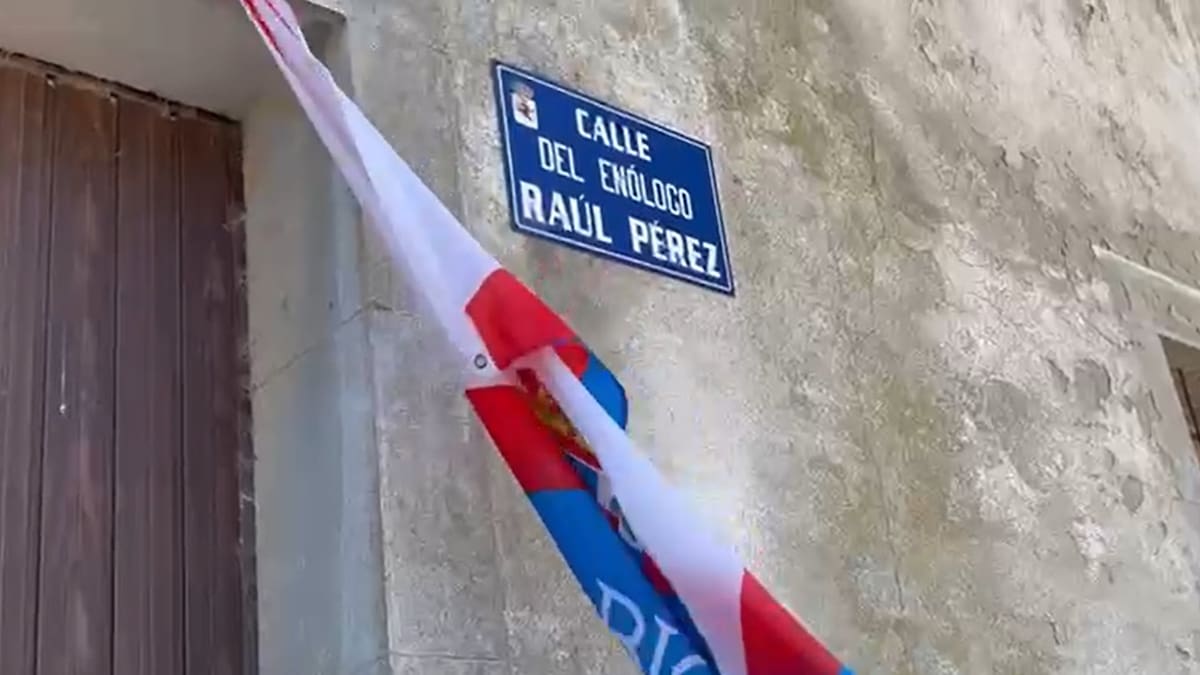 El enólogo berciano Raúl Pérez estrena calle en su pueblo de Valtuille con la idea de "que cada parcela aumente su valor"