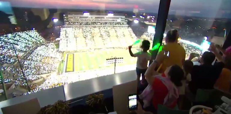 Los niños del hospital situado junto al estadio de los Iowa Hawkeyes.