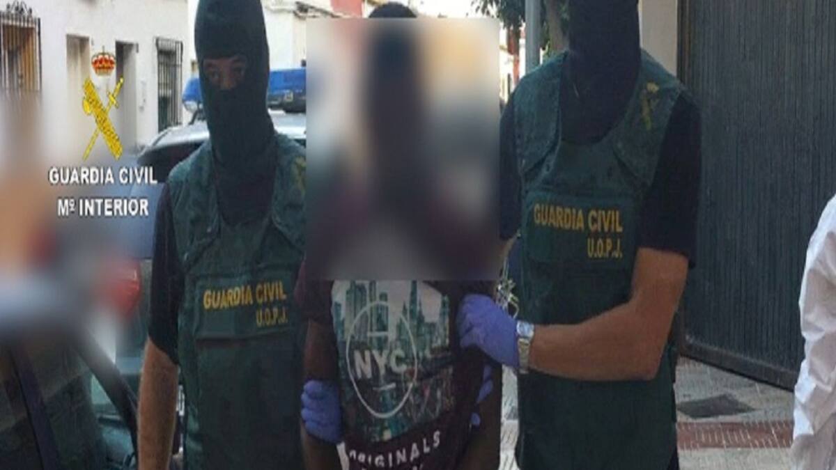 Detenido en el aeropuerto de Barajas el asesino de una mujer en Almería