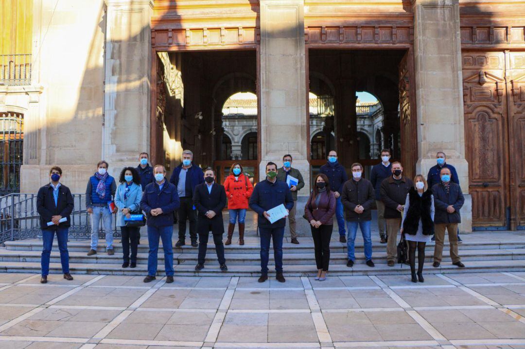 Miembros de la formación popular