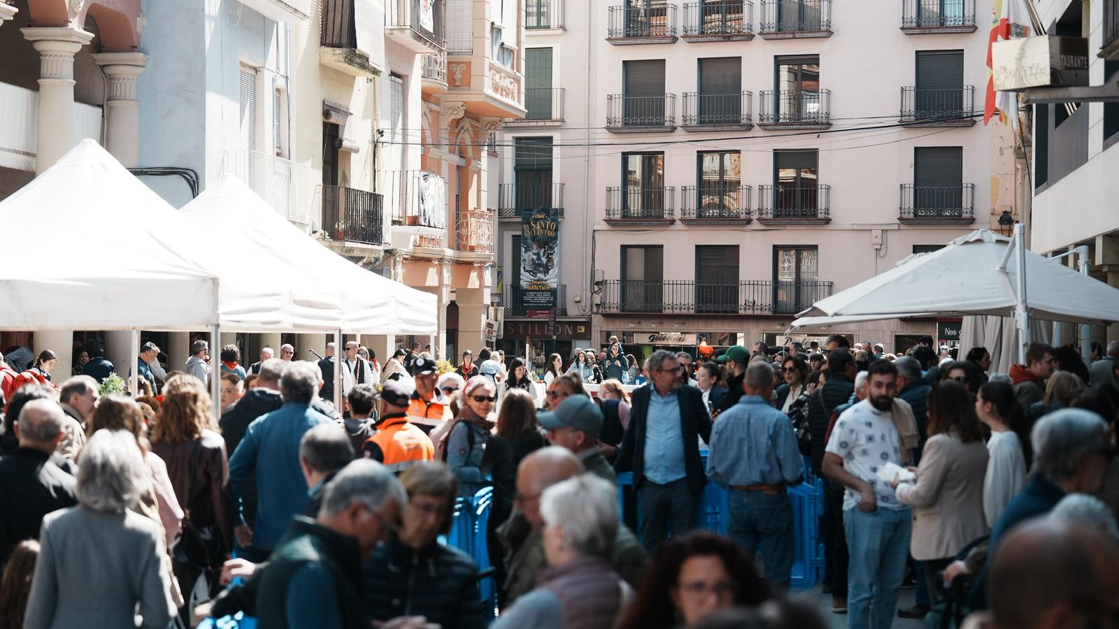 Gran ambiente en Barbastro, en la Fiesta del Crespillo