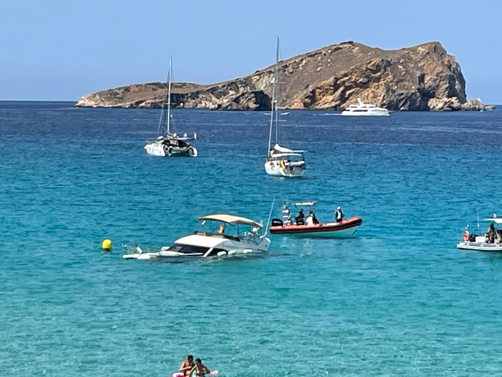 Imagen de la embarcación hundida