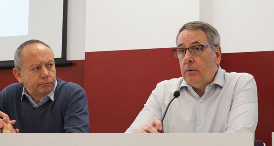 Ismael Sáez (UGT) i Arturo León (CCOO) en la rueda de prensa de este lunes