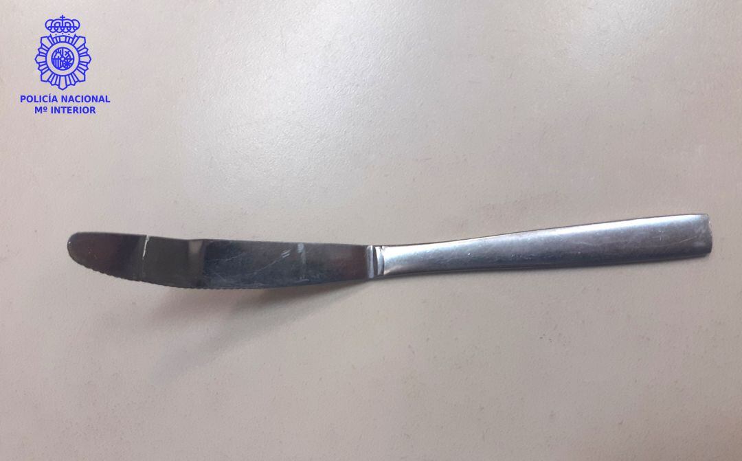 Cuchillo sustraído al detenido 