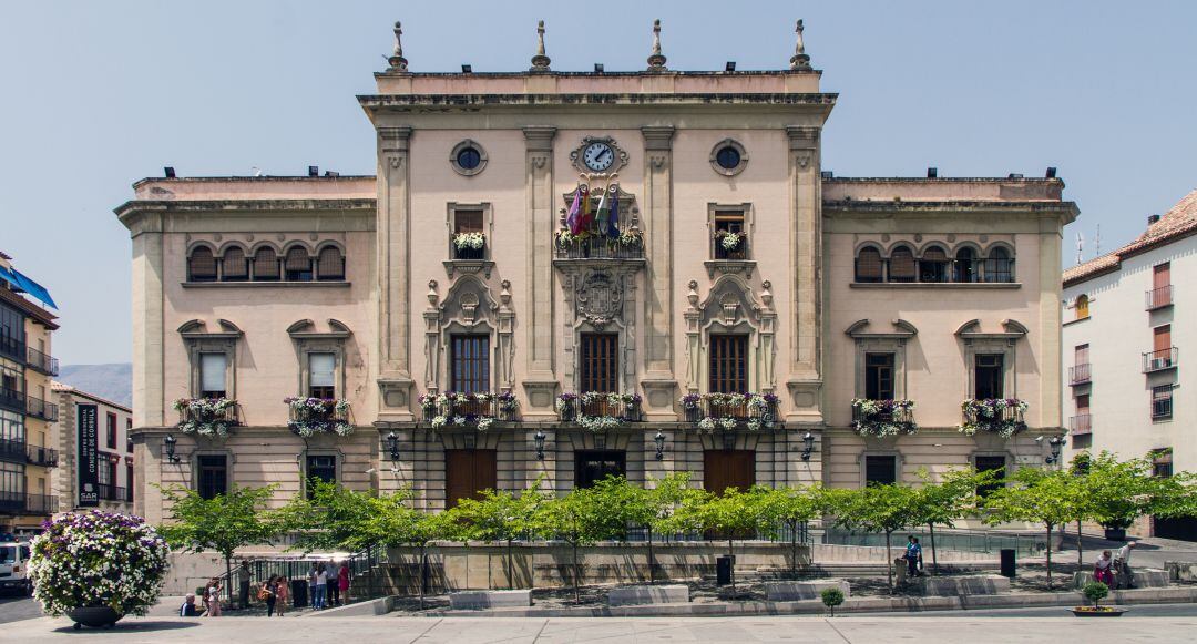 Fachada principal del Ayuntamiento de Jaén.