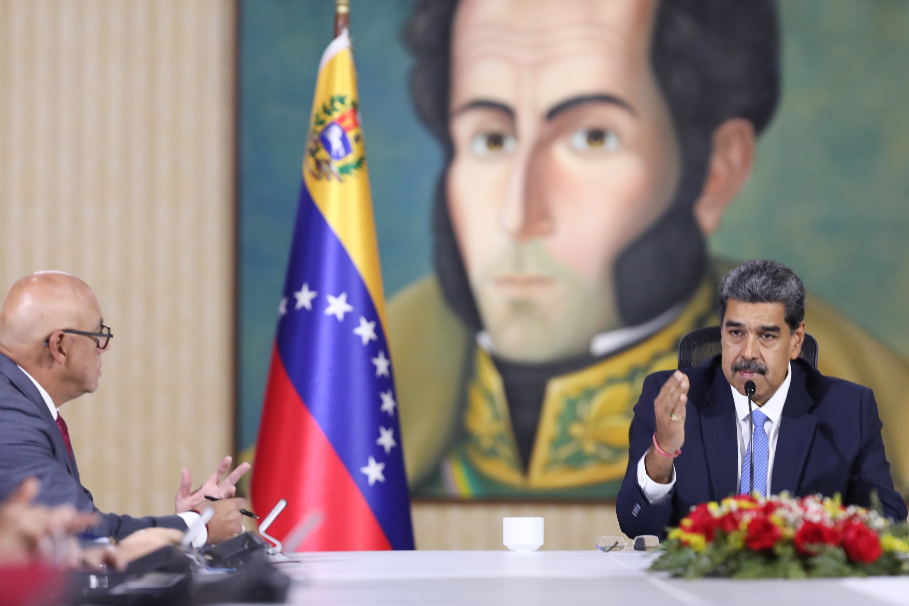 Fotografía cedida por Prensa Miraflores del presidente de Venezuela, Nicolás Maduro, durante un acto, este lunes, en Caracas (Venezuela).