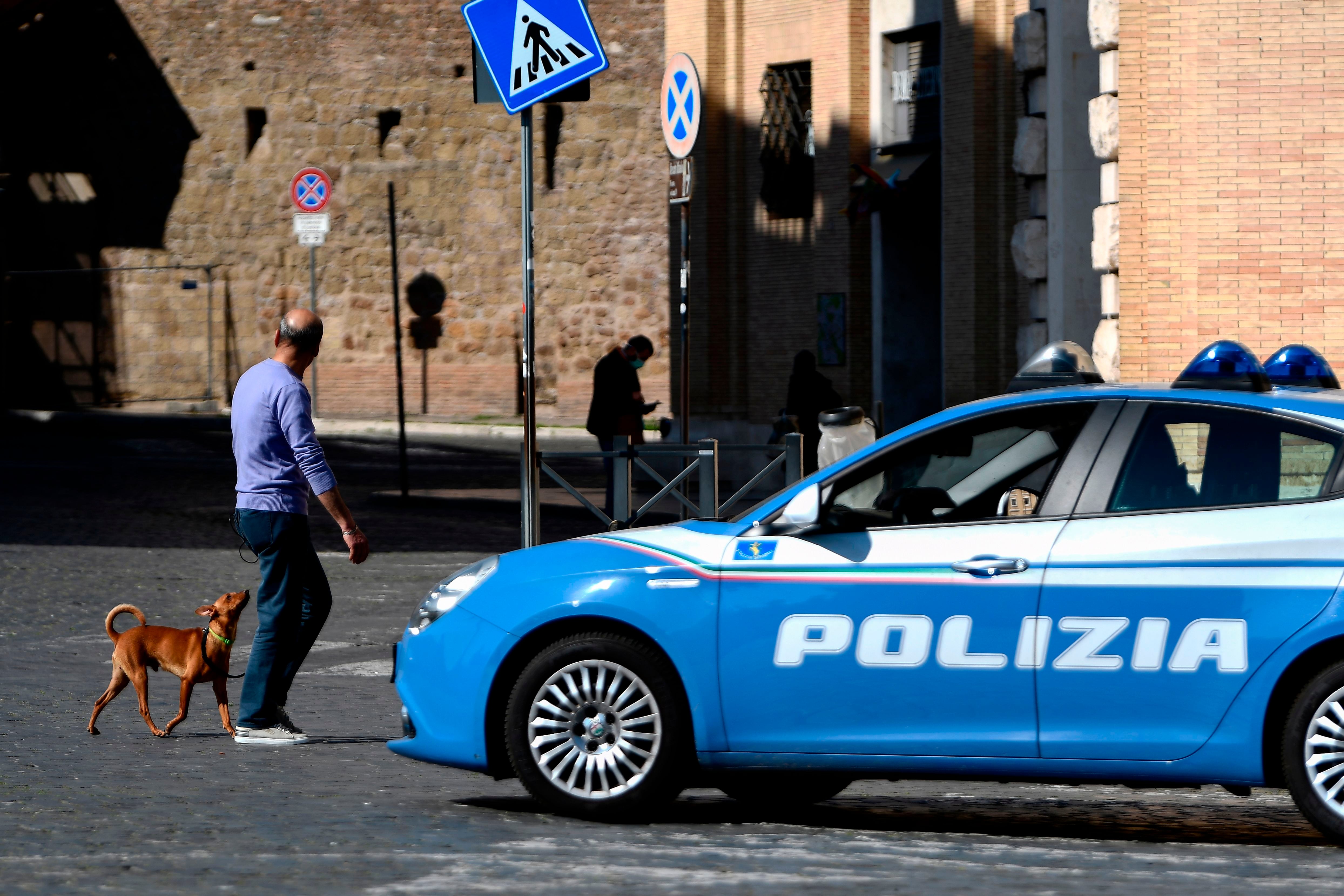 Coche de la Policía Nacional italiana