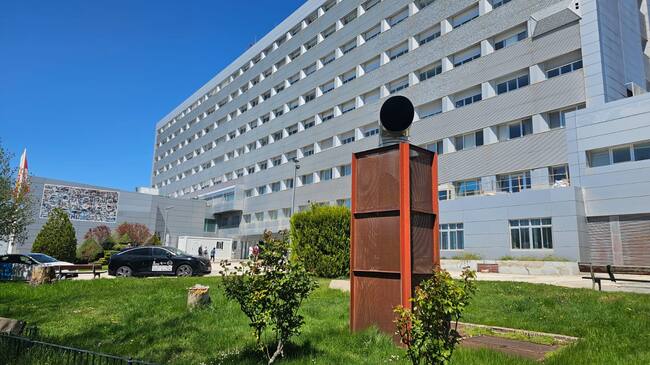 Chimenea del grupo electrógeno del hosptial