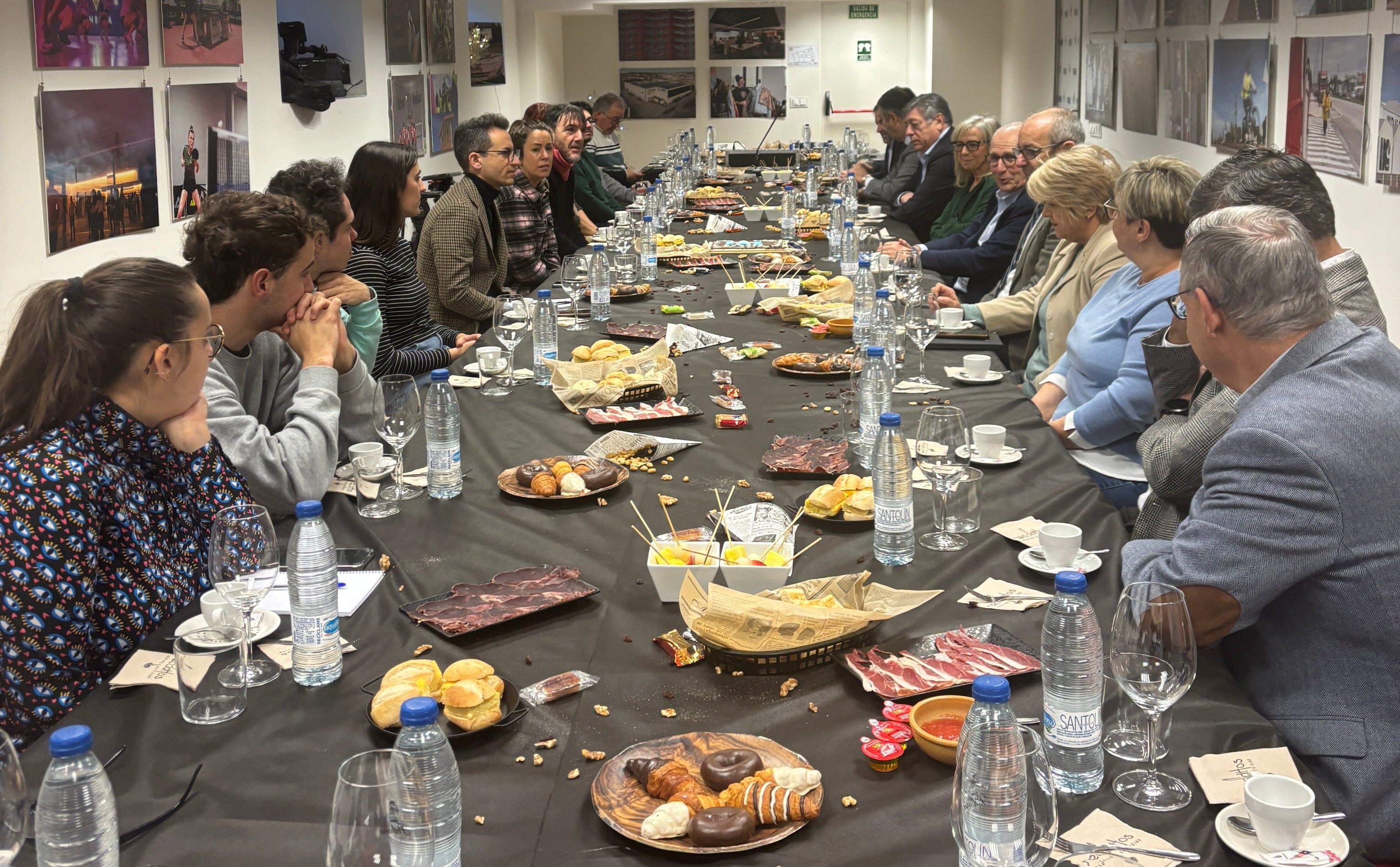 Desayuno de Navidad del nuevo Comité Ejecutivo de FAE Burgos con los medios de comunicación. / Foto: Radio Castilla