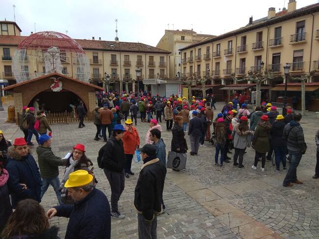 Inicio de la cadena humana en la Plaza Mayor