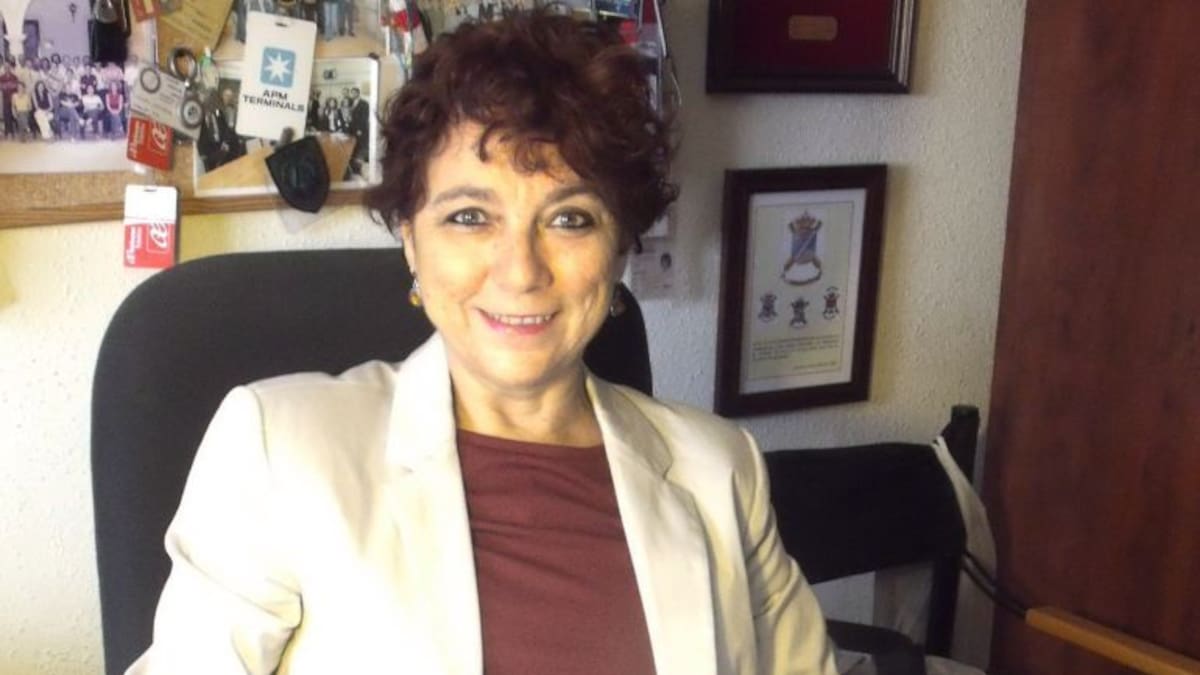 Firma Carmen González 'Barrios alejados'