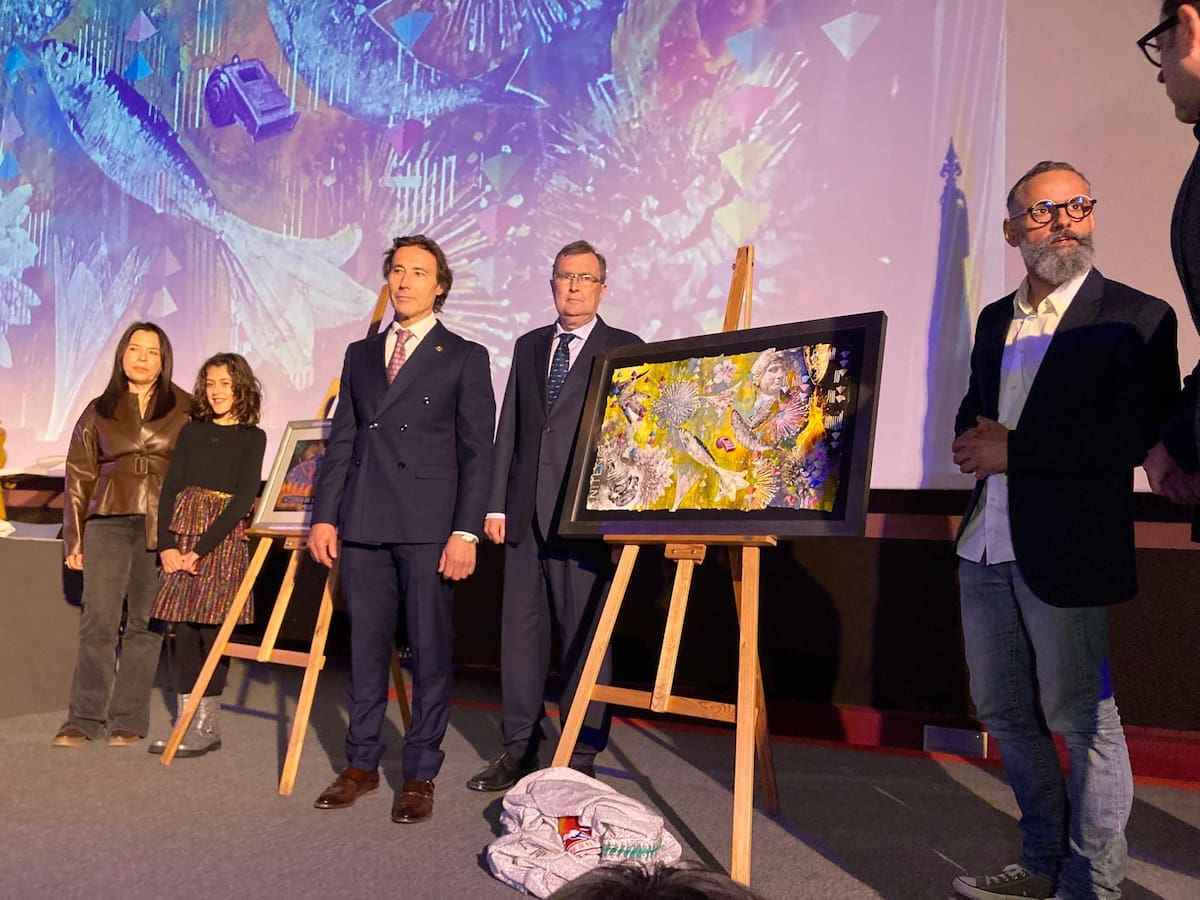 Luis J. Fernández y Nora Castro firman los carteles del Entierro de la Sardina 2026