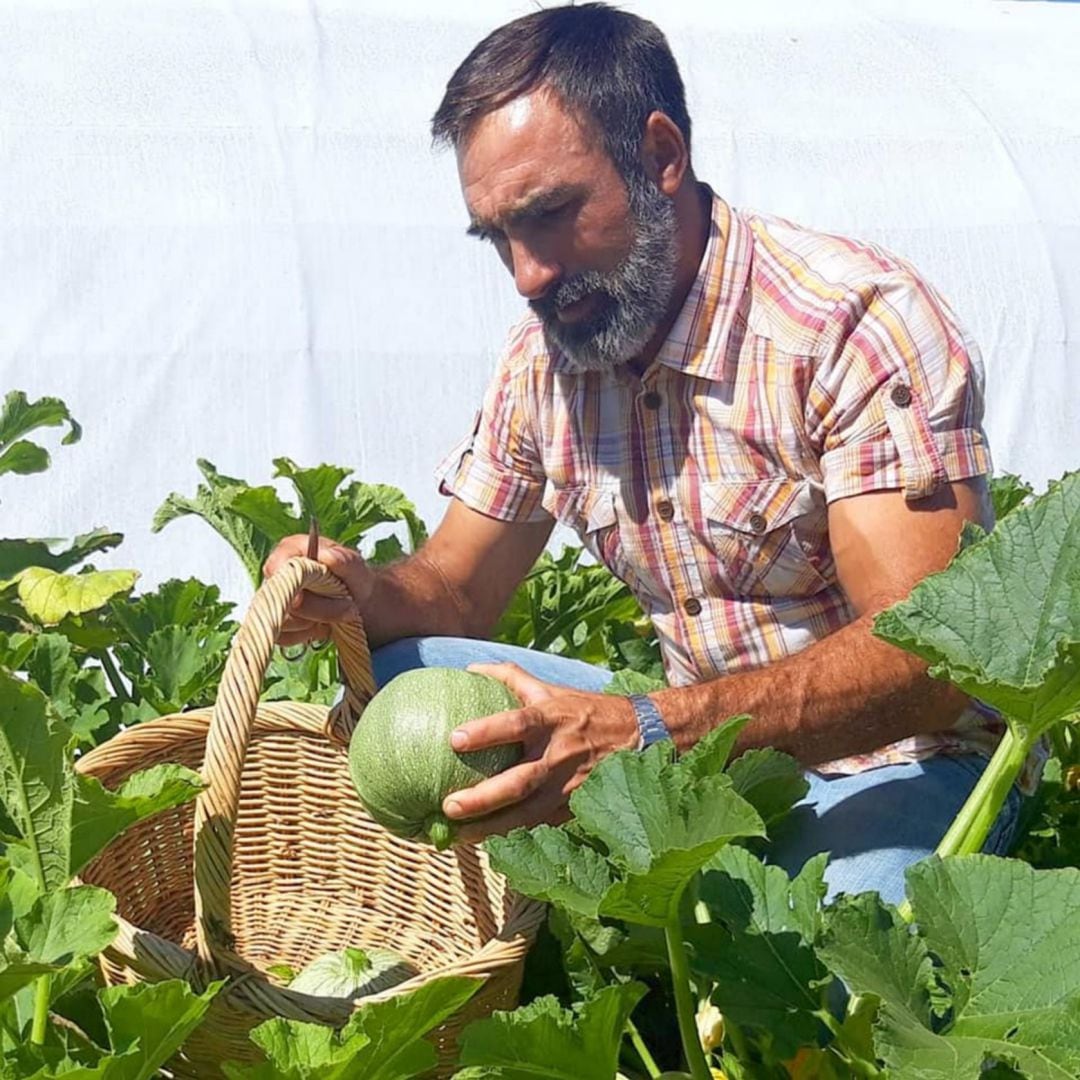 Rafael Monge, de Cultivo Descartado, en su navazo de Sanlúcar