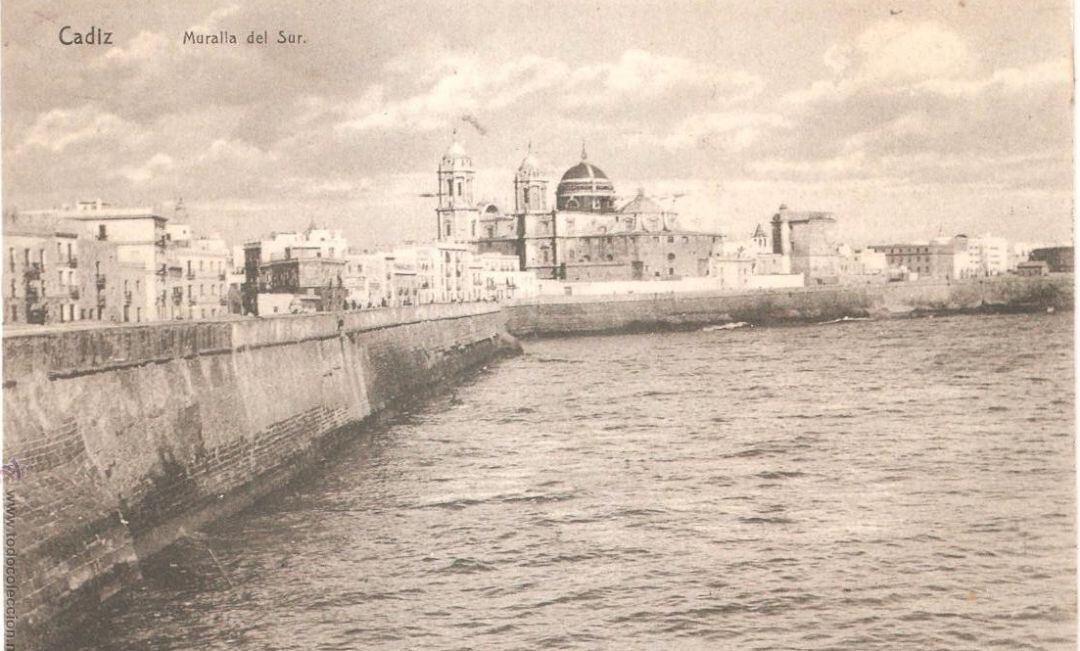 Postal antigua de Cádiz con la imagen del Campo del Sur sin bloques de hormigón