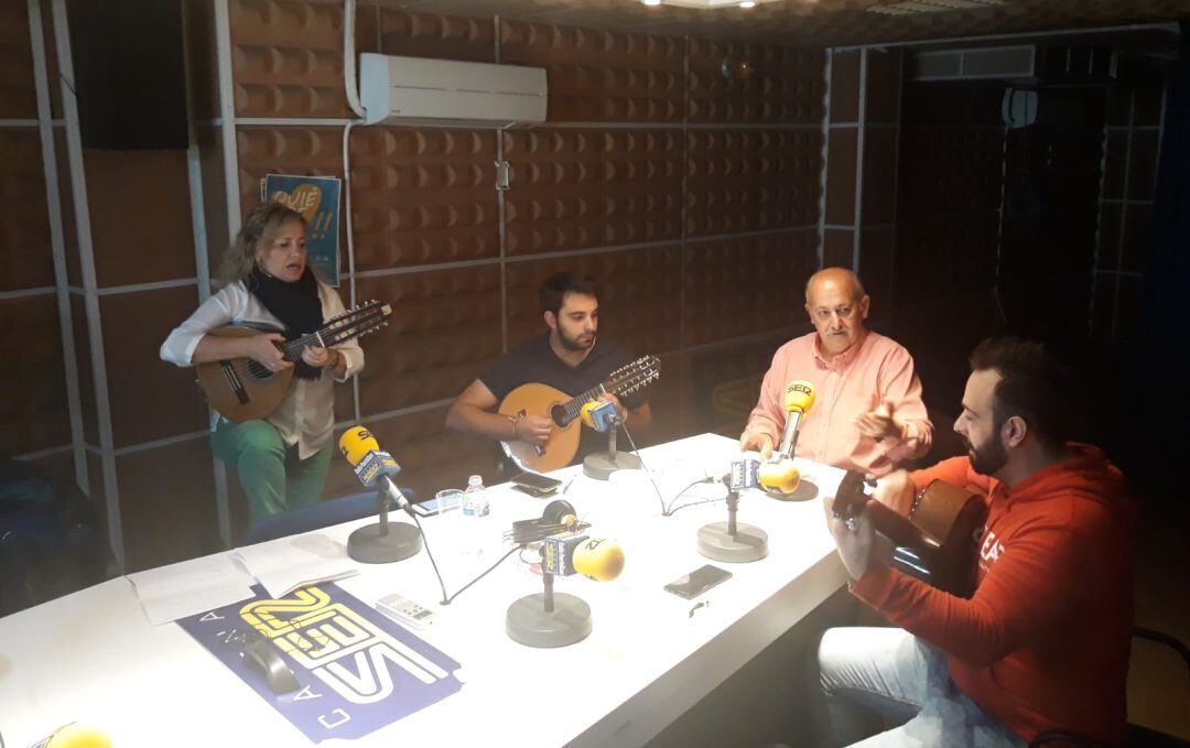 Hortensia Gómez, Carlos Gijón, Domingo Ruíz y Paco Navarrete, colaboradores de Radio Puertollano en el programa &quot; Nacido de la tierra &quot;