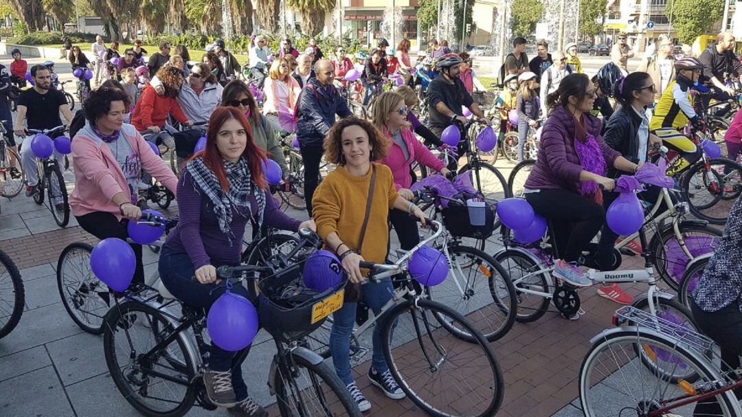 Luz Marina Dorado y Ana Naranjo participaron en la marcha contra la violencia de género