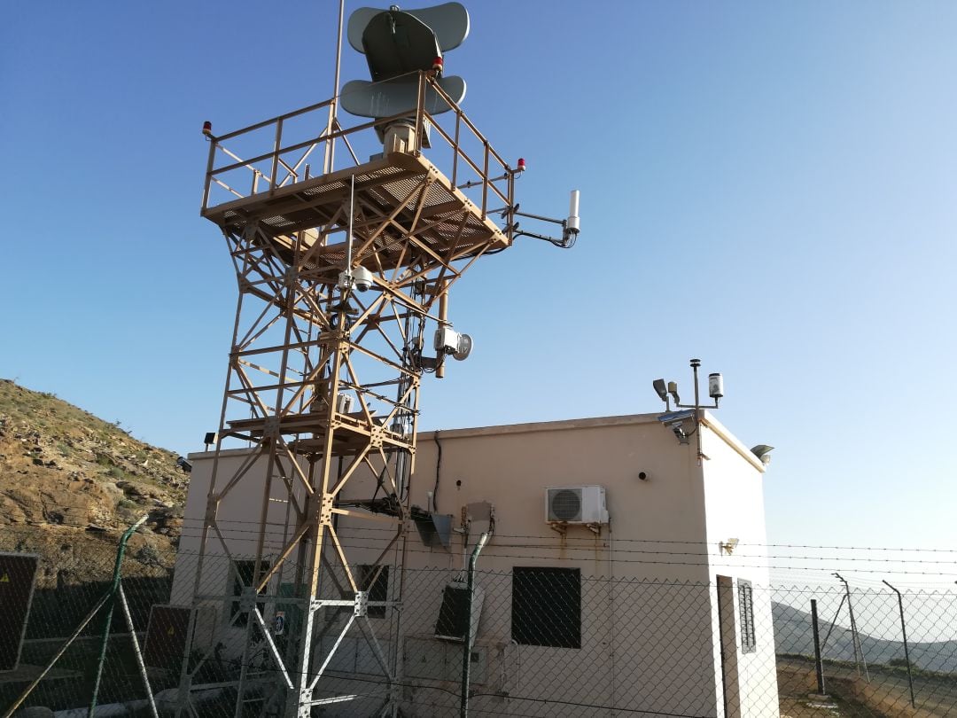 Foto del Radar del SIVE de Montaña Mina, en San Bartolomé.