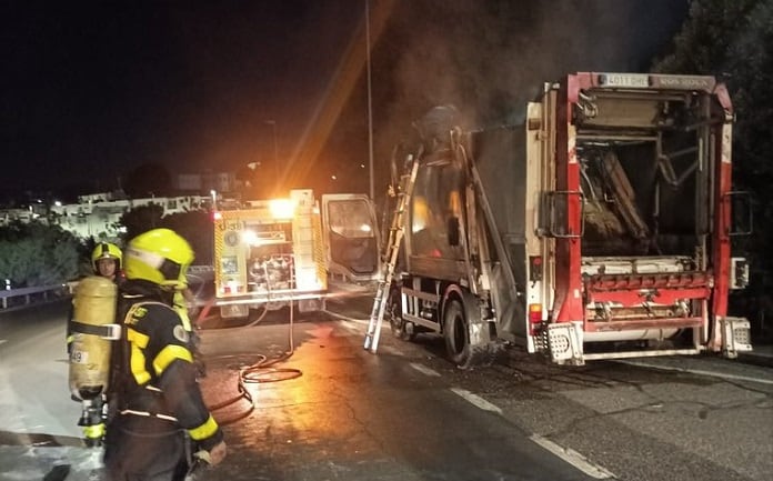 Trabajos de extinción en la zona