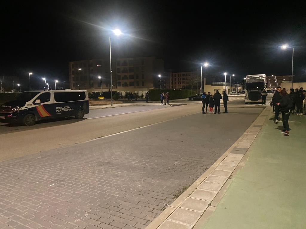 Imagen de los cuerpos de seguridad del Estado presentes en el lugar de los hechos