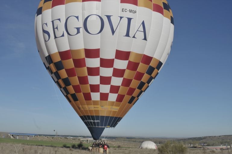 Segovia es pionera en ofrecer viajes en globo adaptados a personas con movilidad reducida