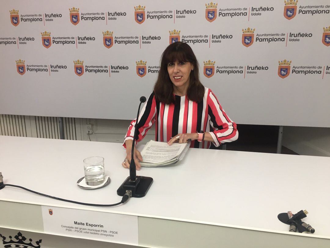 Maite Esporrín, portavoz del grupo municipal del PSN, en el Ayuntamiento de Pamplona.