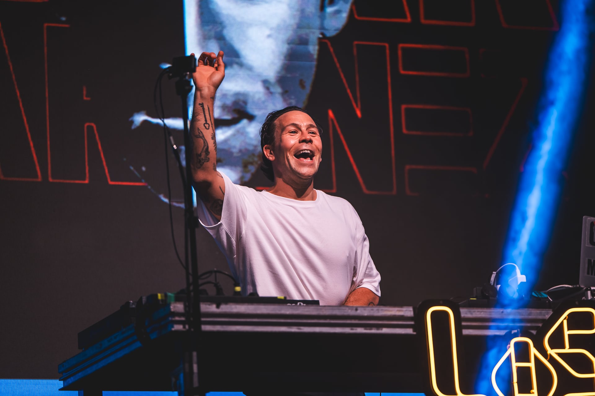 Óscar Martínez animando en LOS40 Summer Live Ciudad Real 2024