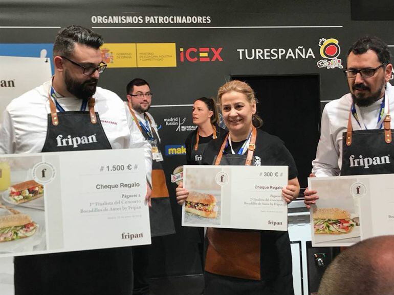 Marga Galdo, en el centro, se alzó con el segundo premio del concurso de Bocadillo de Autor del Madrid Fusión.