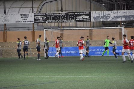 Lance del partido entre el CF Gandia y el CD Bunyol