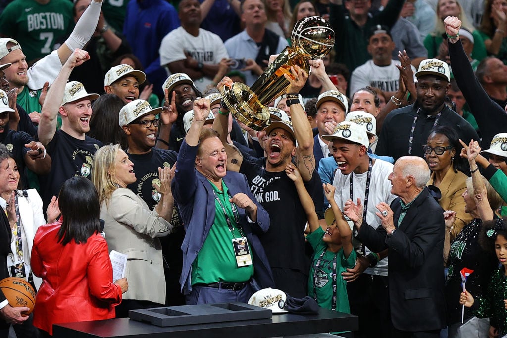 Los Boston Celtics suman el décimo octavo anillo de su historia y vuelven a ser la franquicia más ganadora de la NBA.