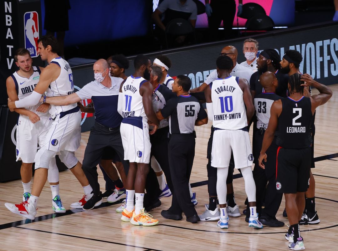 Doncic se revolvió tras la acción.