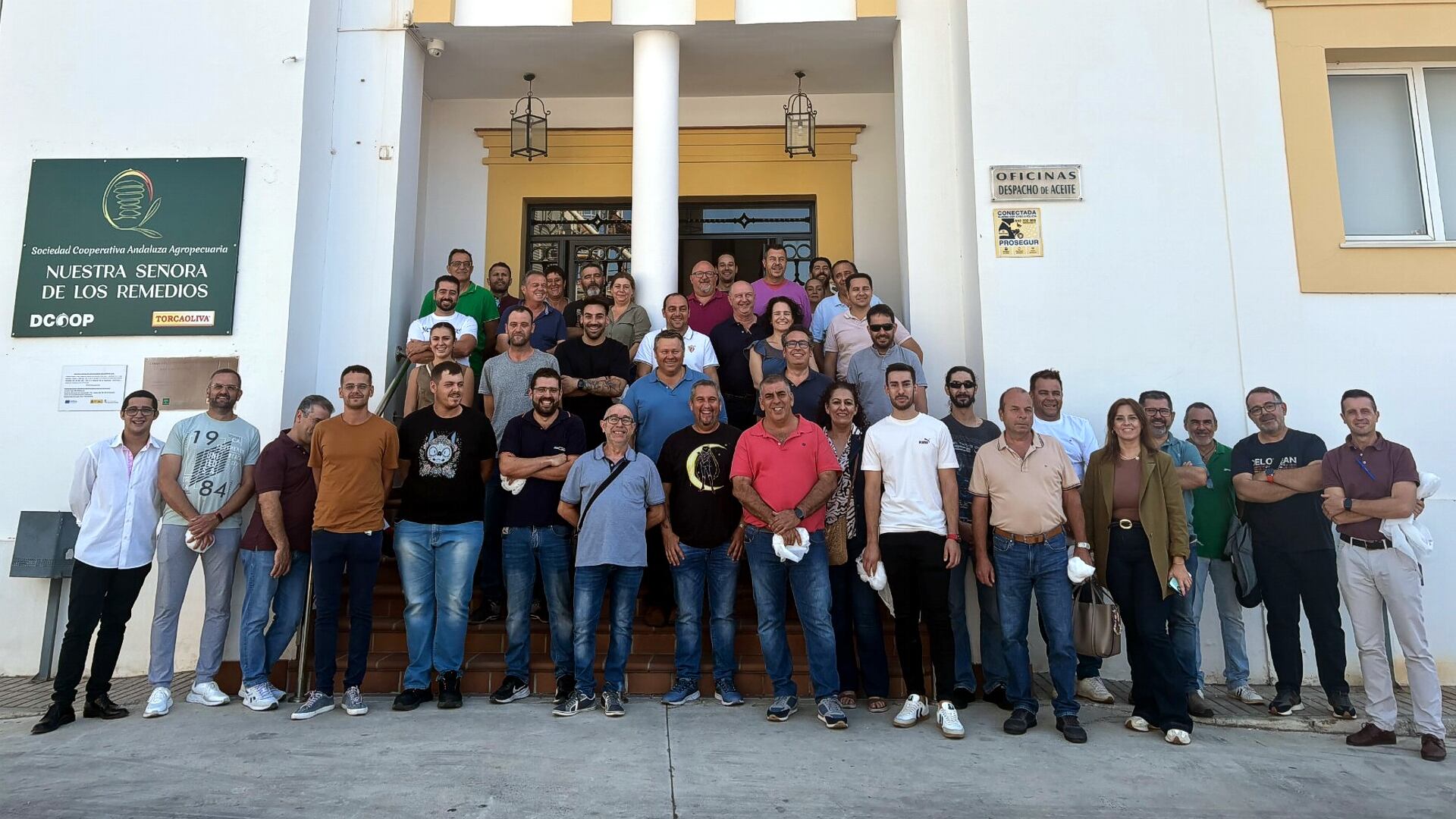Foto de familia de los asistentes al curso en Antequera