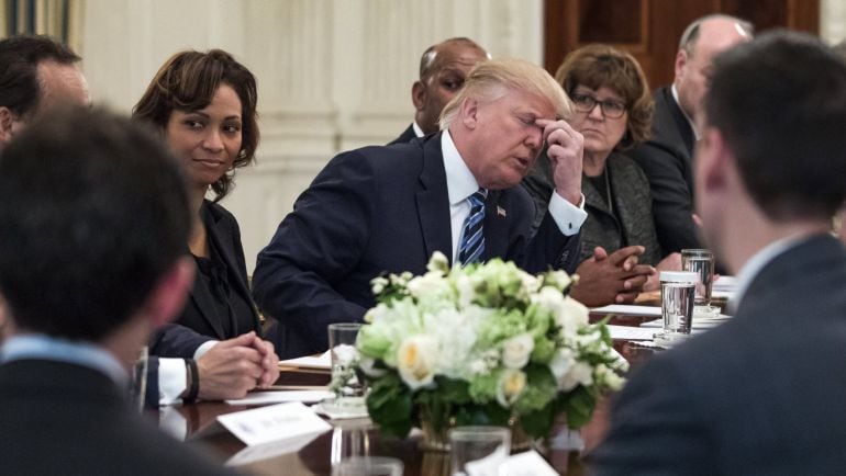  El presidente de los Estados Unidos, Donald Trump, durante un desayuno de trabajo 