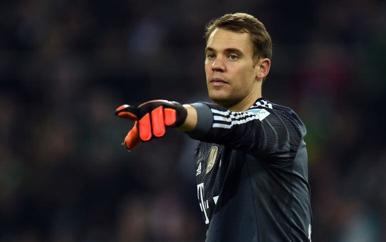 El guardameta del Bayern y de la Selección Alemana, Manuel Neuer, figura entre los 23 nominados por la FIFA que optan al Balón de Oro.