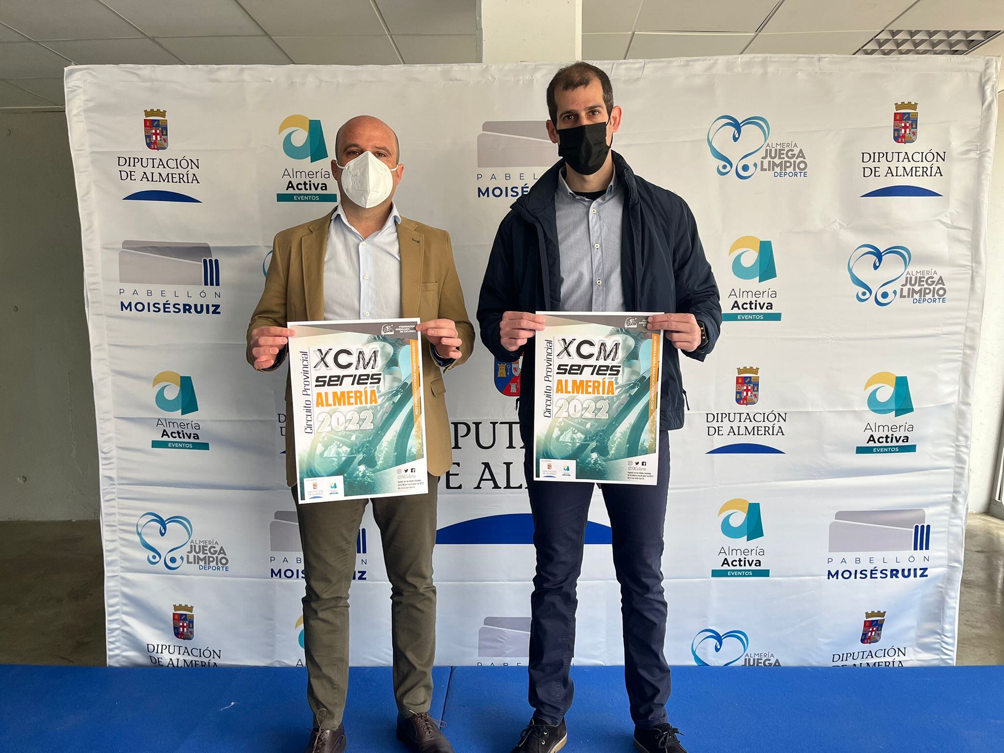 El diputado de Deportes presentando el Circuito.