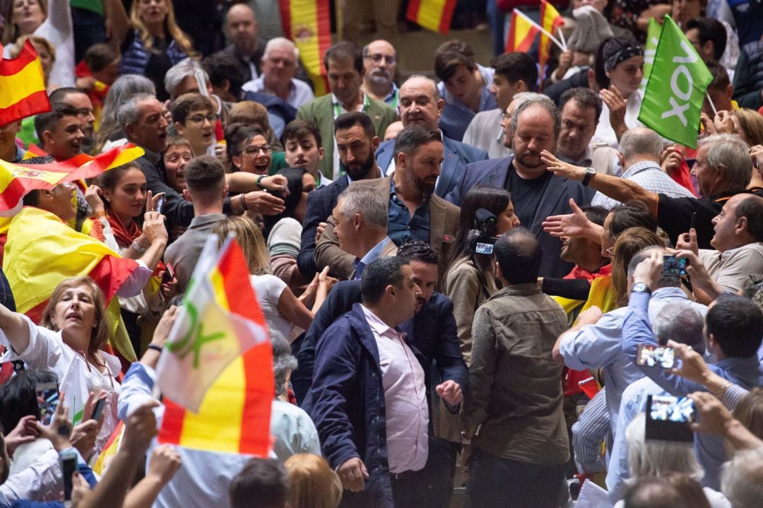 El secretario general de Vox, Santiago Abascal, durante el acto público celebrado este viernes en Santander.