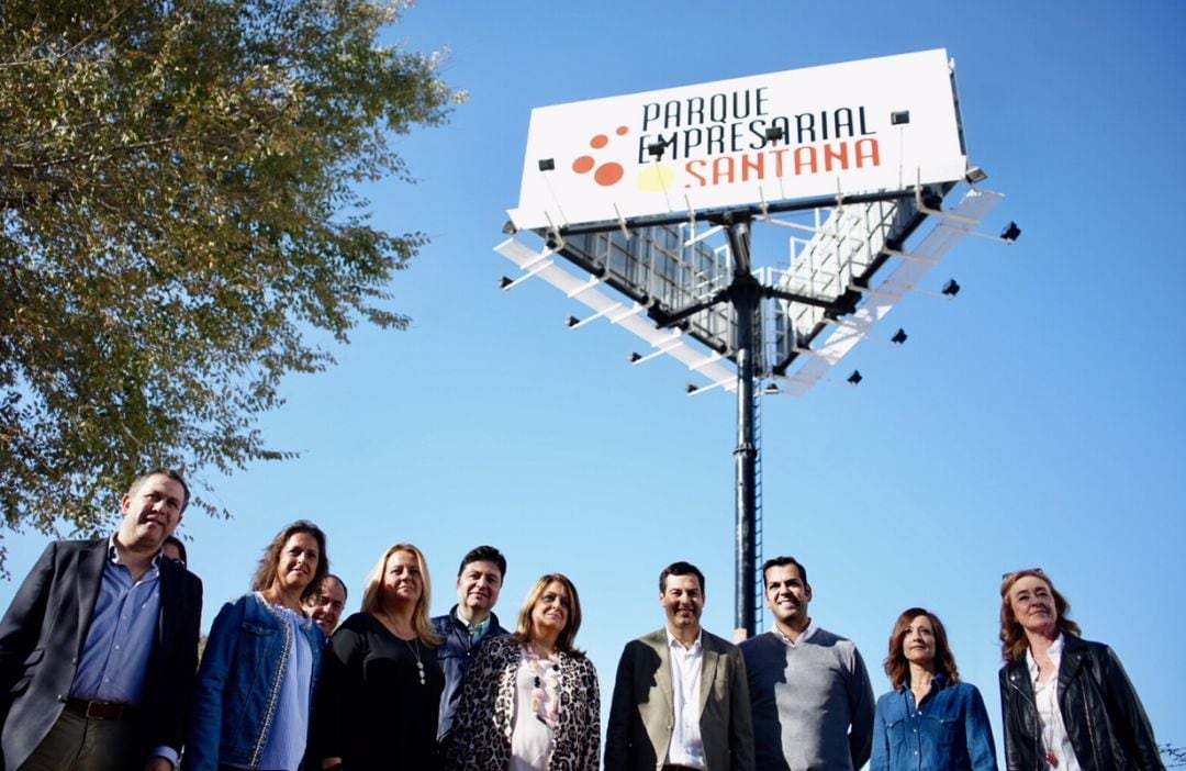 Visita de Juanma Moreno (PP) a Linares.