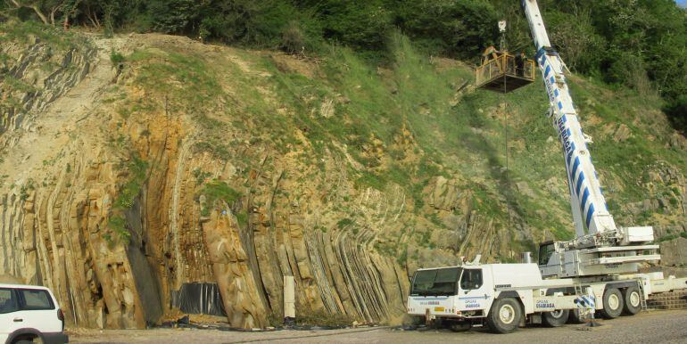 El acceso al Peinde del Viento lleva cerrado desde septiembre por un desprendimiento