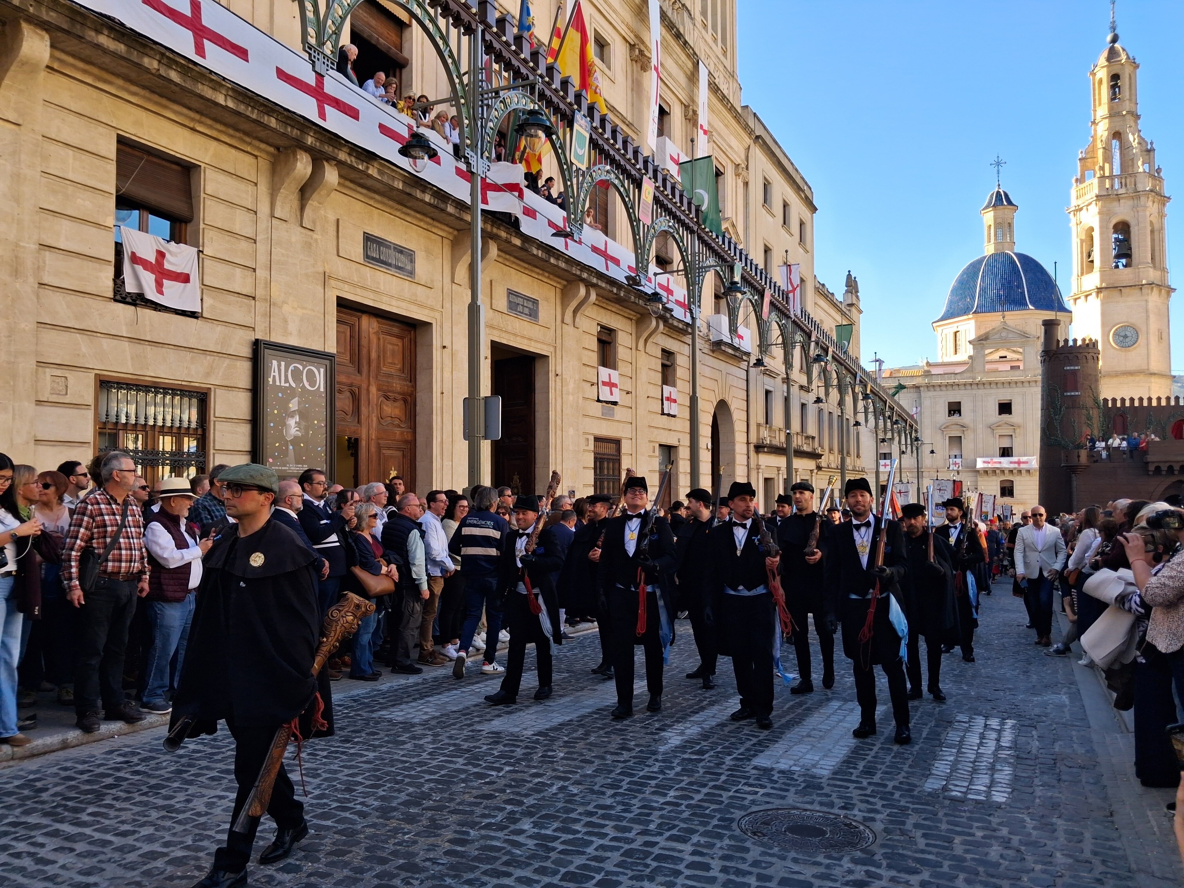 Representantes de la Asociación de Mayordomos de Yecla en el acto que abre la celebración del 750 aniversario del patronazgo de San Jorge.