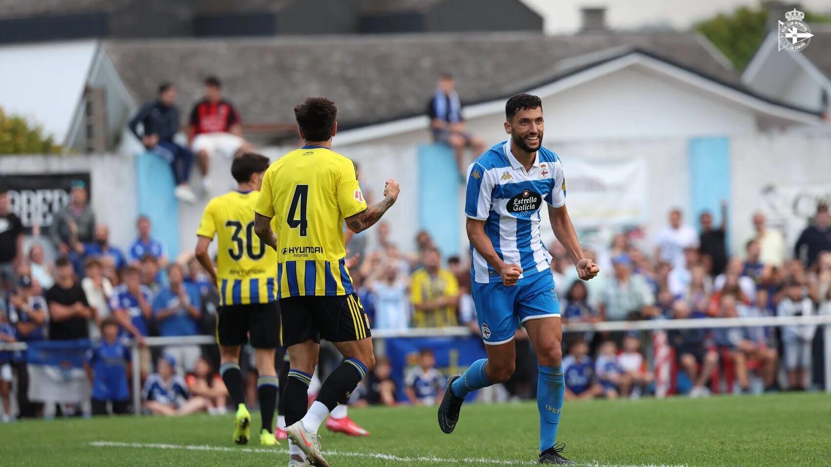 Zakaria Eddahchouri celebra un gol ante el Oviedo | Foto: RCDeportivo