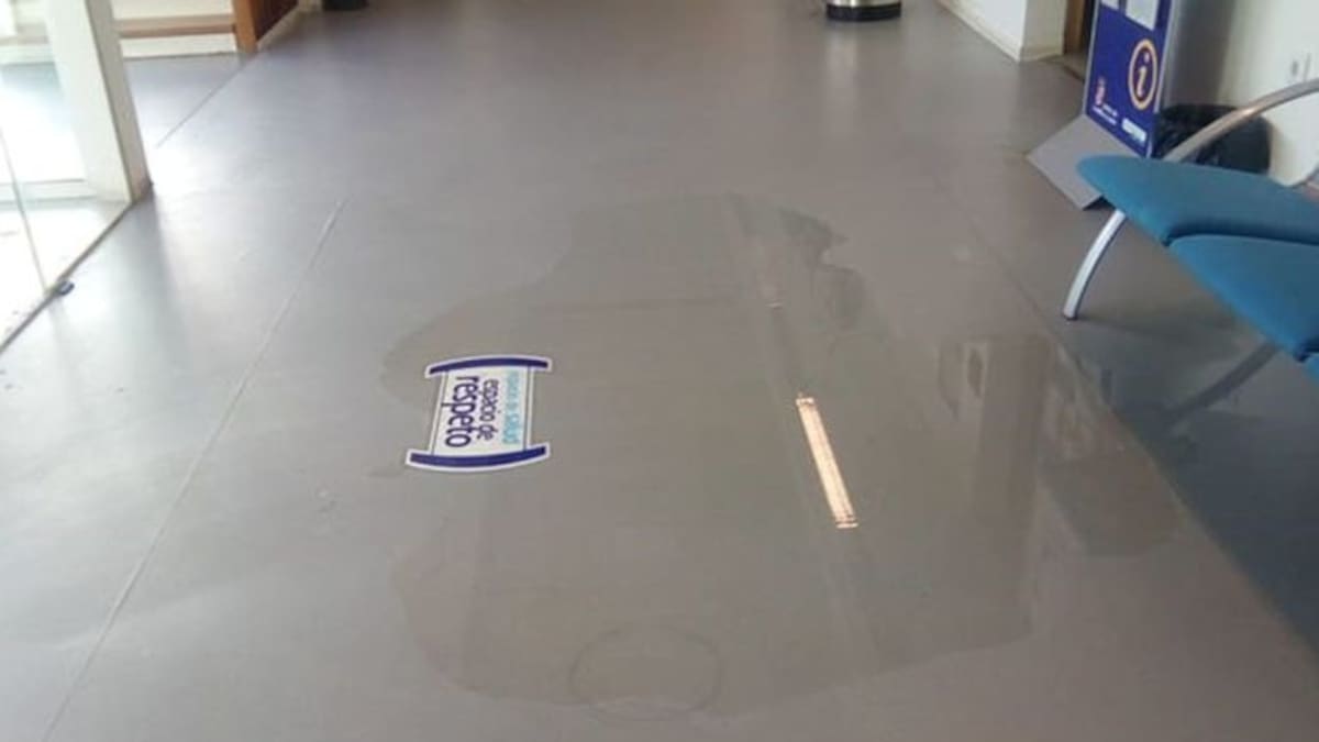 Desperfectos en el centro de salud de Bermillo de Sayago