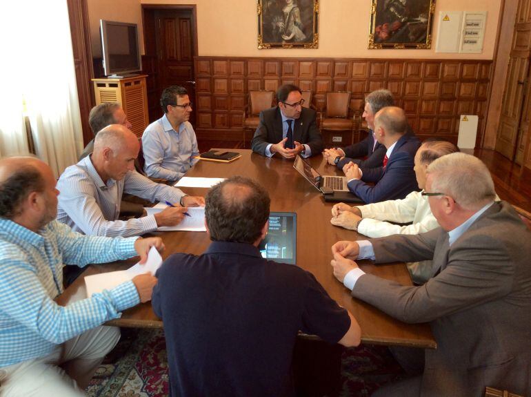 Reunión entre el Ayuntamiento y la Federación Española de Pelota.