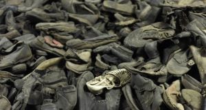 Zapatos de las víctimas del regimen nazi que se guardaban en los campos de concentración de Auschwitz