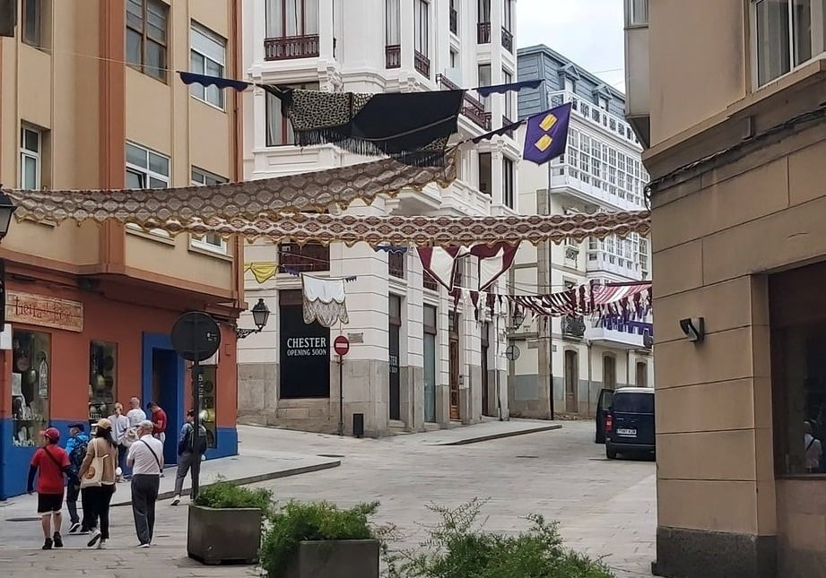 Preparativos de la feria medieval de A Coruña