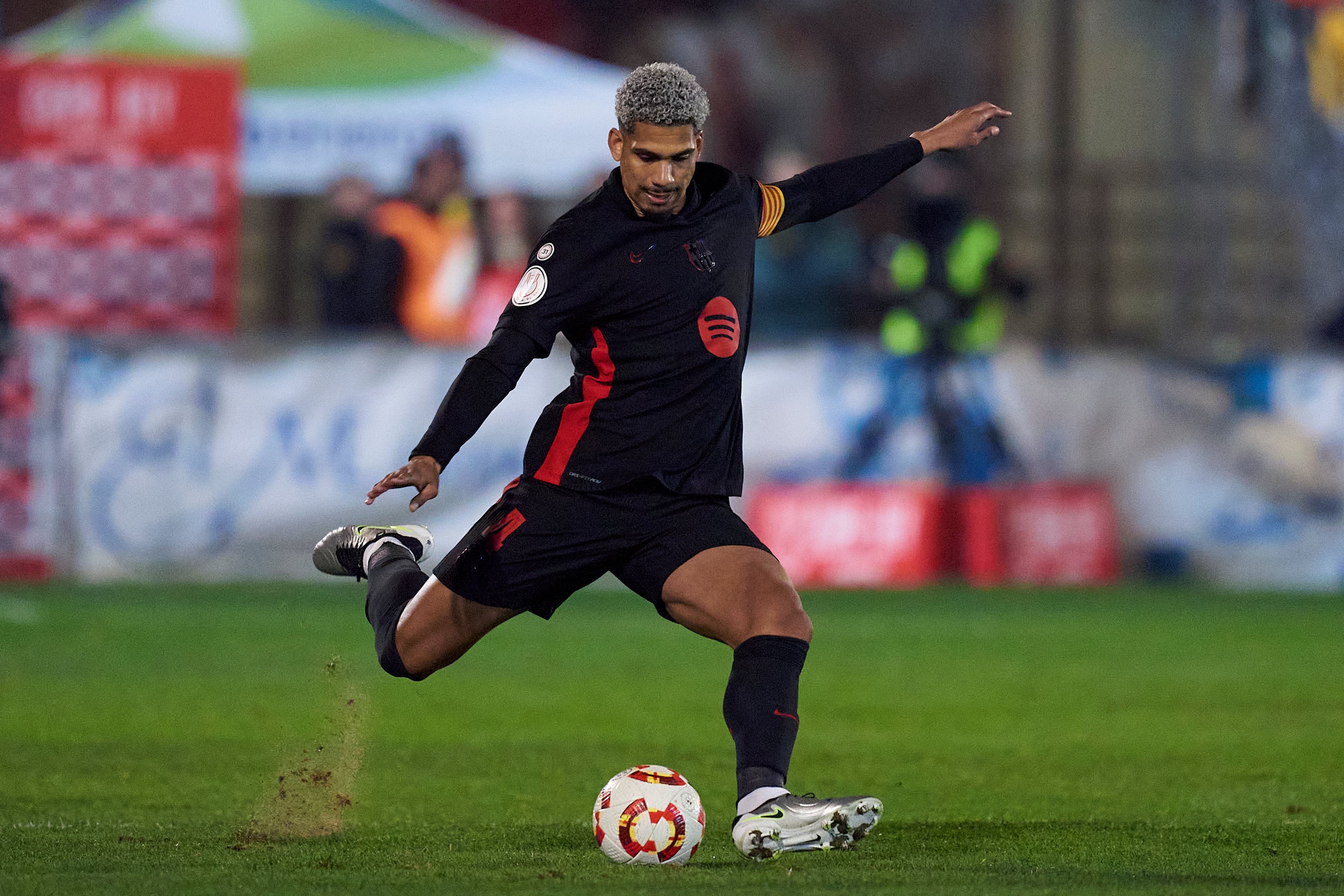 Ronald Araújo, durante el partido de Copa del Rey entre la UD Barbastro y el FC Barcelona